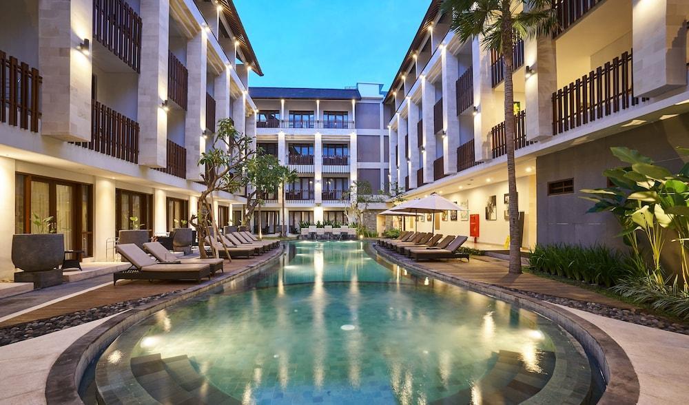 Grand La Walon Hotel Legian  Exterior photo
