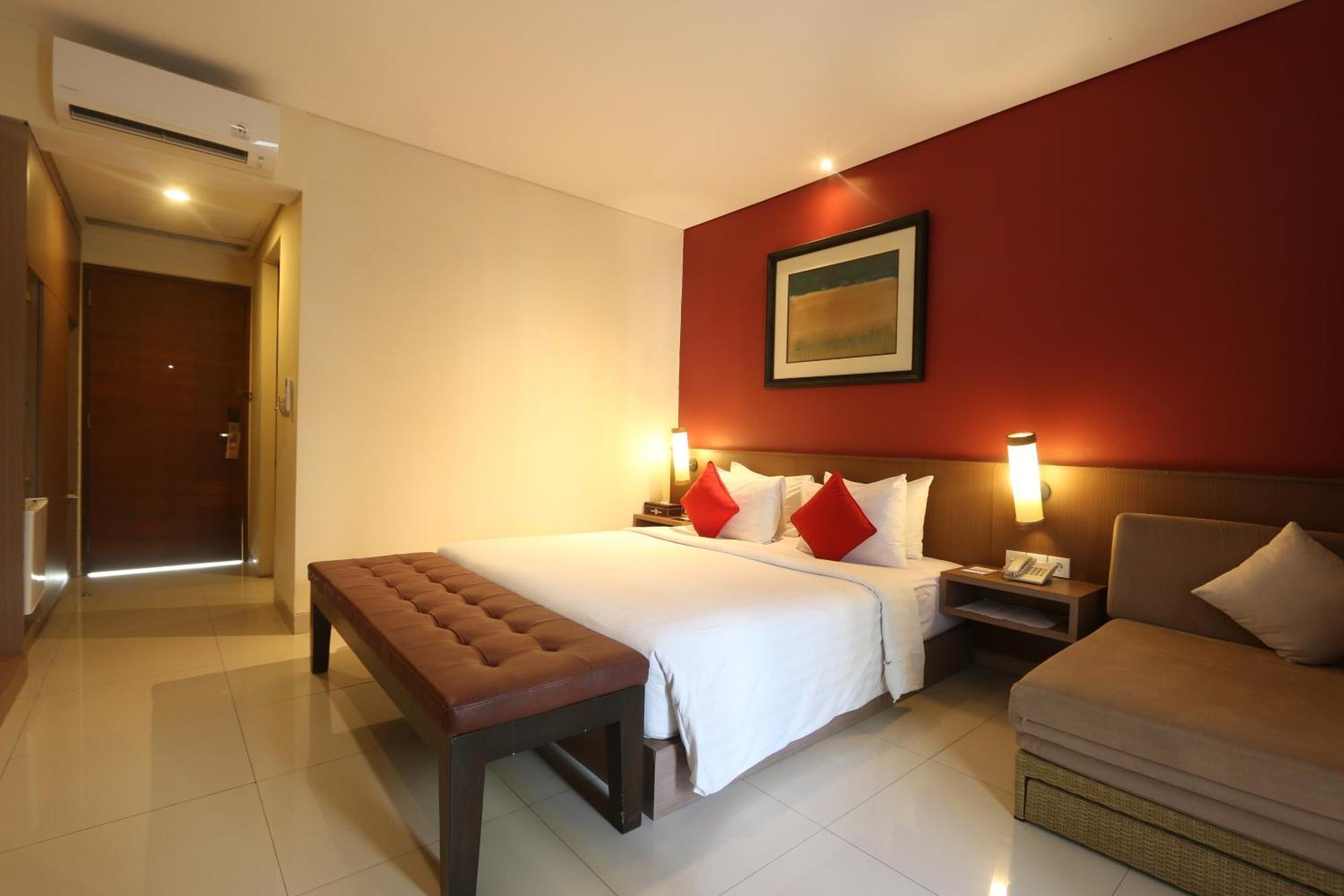 Grand La Walon Hotel Legian  Exterior photo