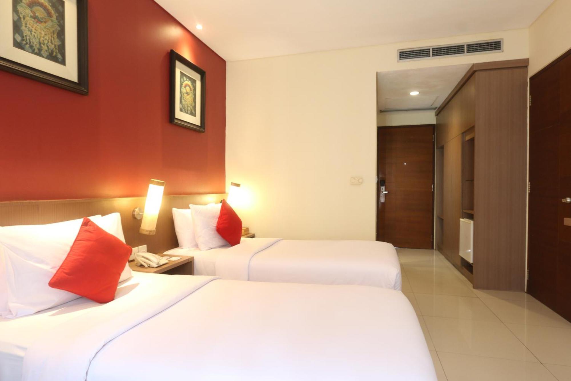 Grand La Walon Hotel Legian  Exterior photo