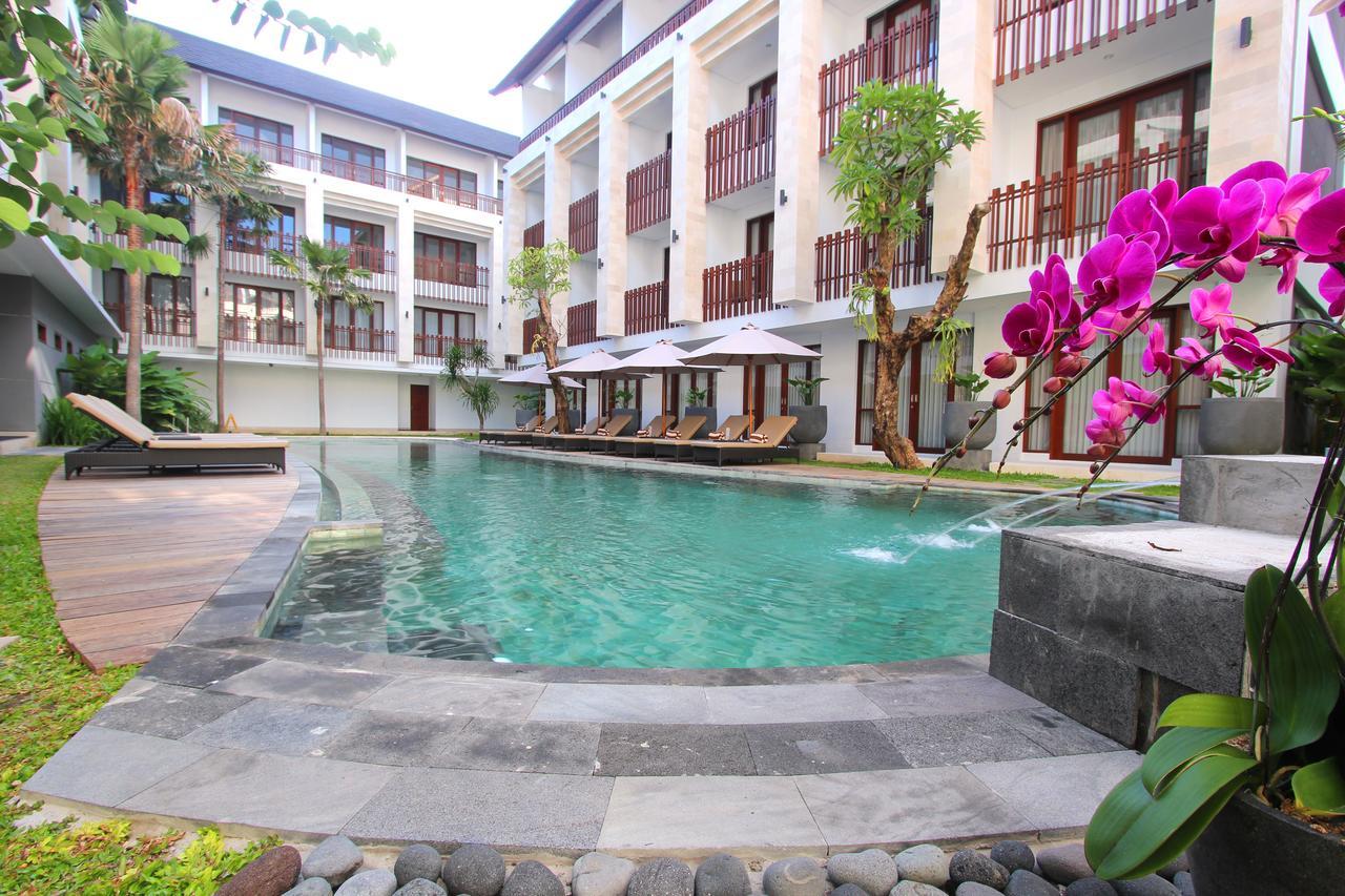 Grand La Walon Hotel Legian  Exterior photo
