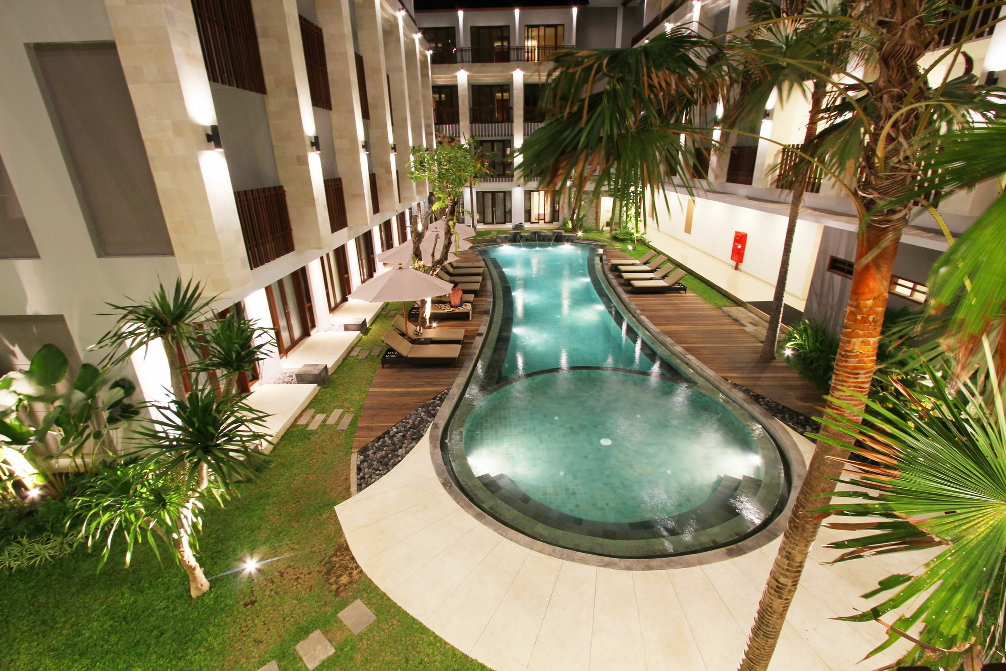 Grand La Walon Hotel Legian  Exterior photo