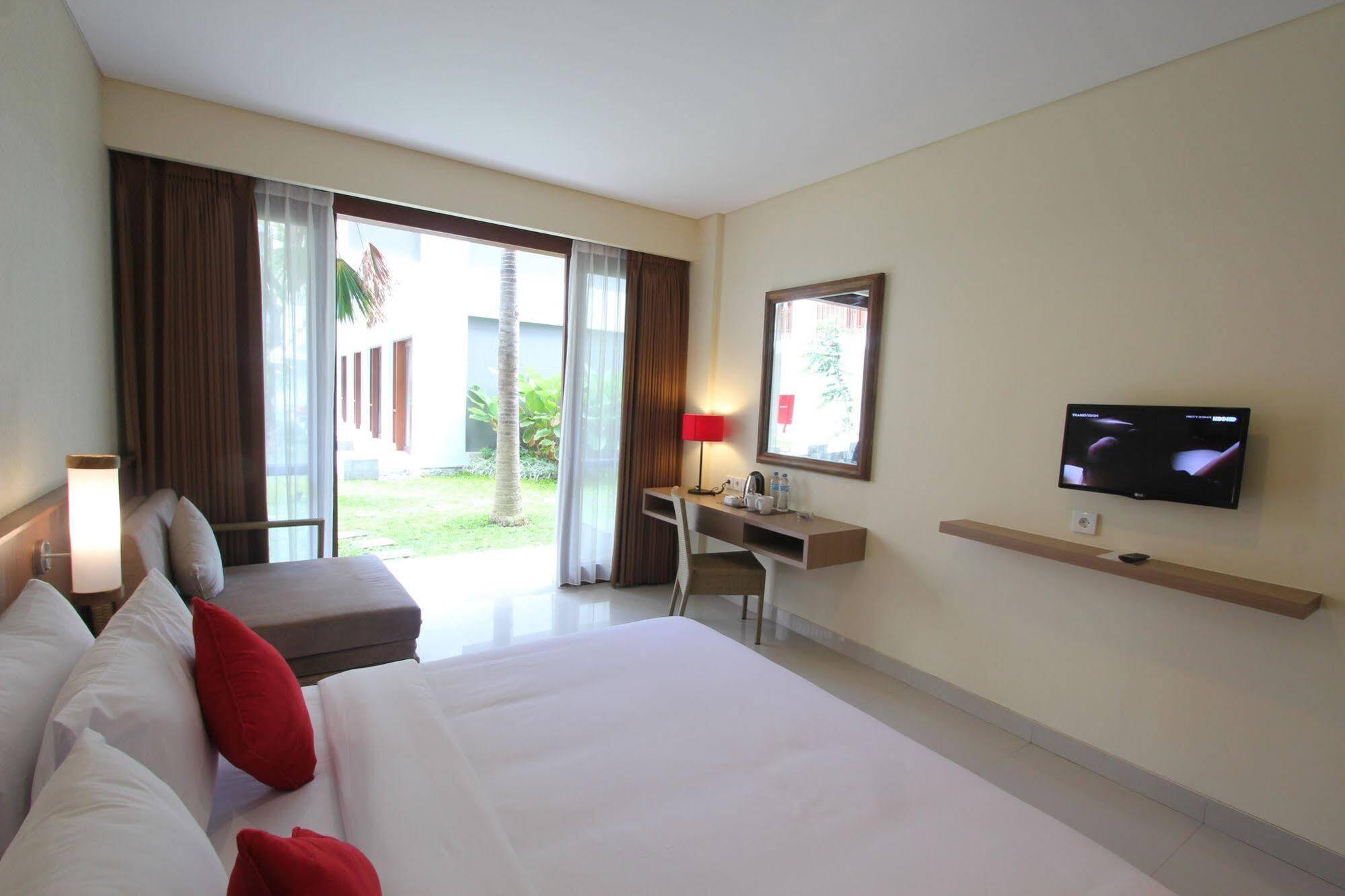 Grand La Walon Hotel Legian  Exterior photo