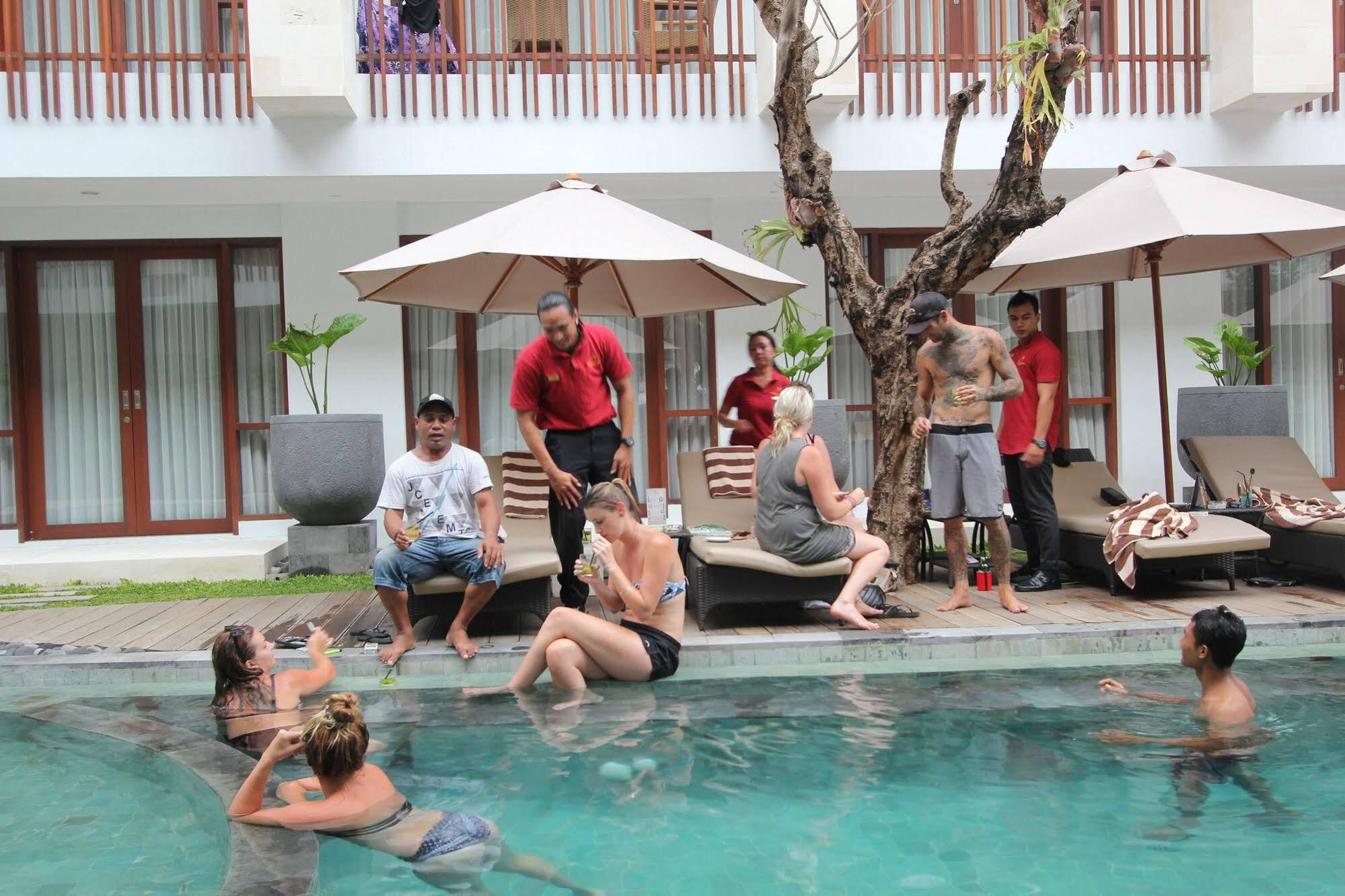 Grand La Walon Hotel Legian  Exterior photo
