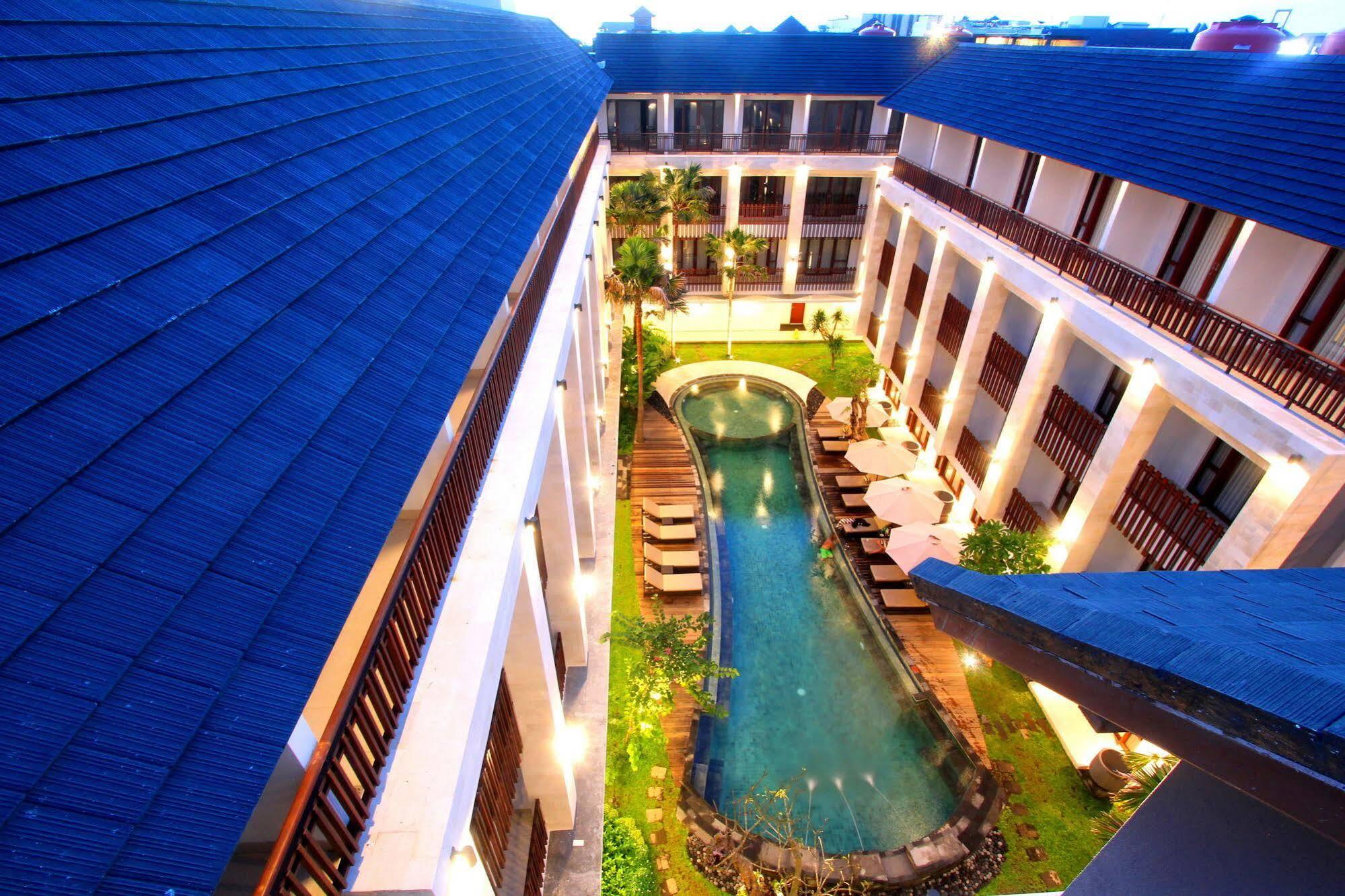 Grand La Walon Hotel Legian  Exterior photo