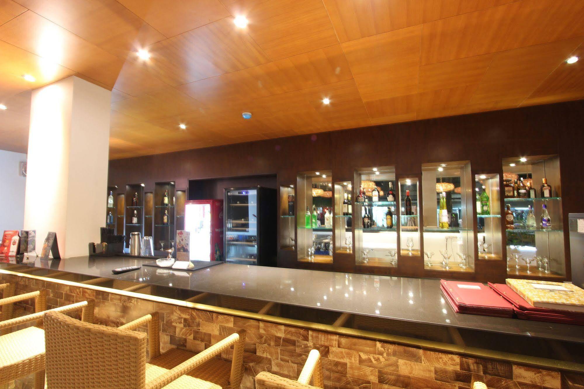 Grand La Walon Hotel Legian  Exterior photo